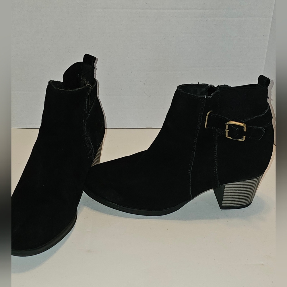 Skechers Women’s Ankle Boots Black Zip Buckle Size 9 2" Stack Heel